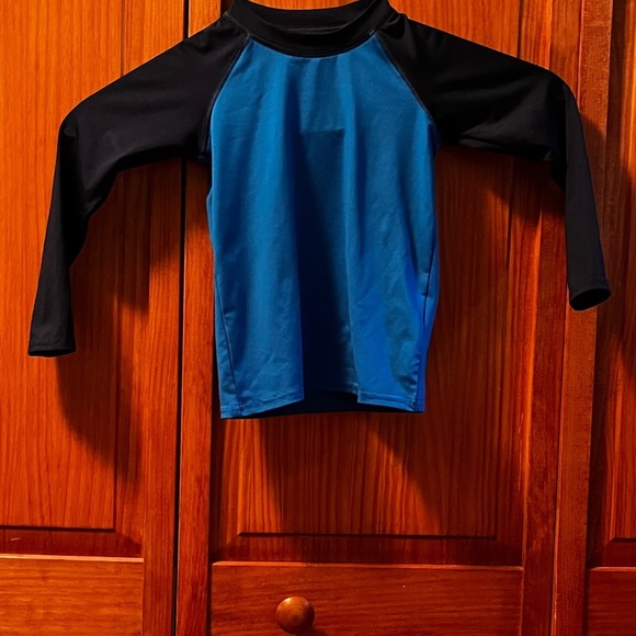 🌺2 for $25🌺 Columbia toddler RASHGUARD - Picture 2 of 12